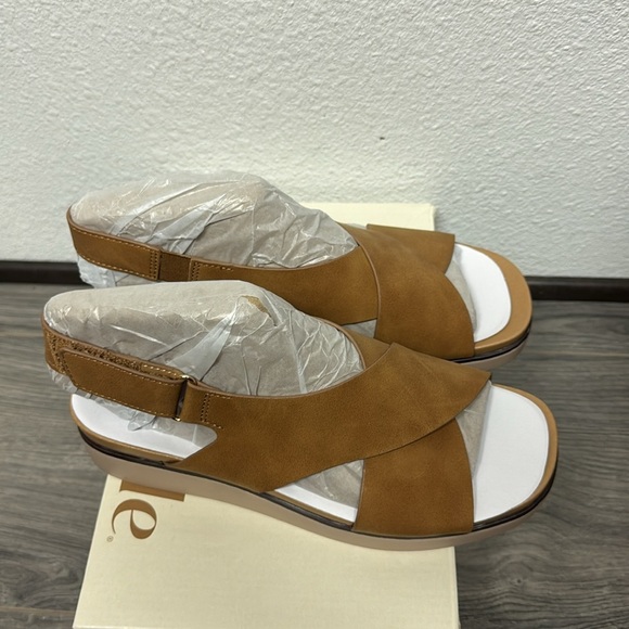 LifeStride Women's Georgina Slingback Sandal (WIDE) - Picture 8 of 10